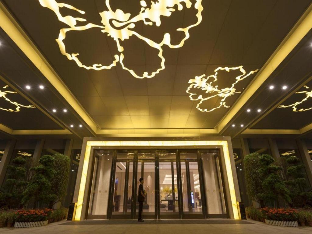 Ming Du Lakeside Hotel Нанинг Екстериор снимка
