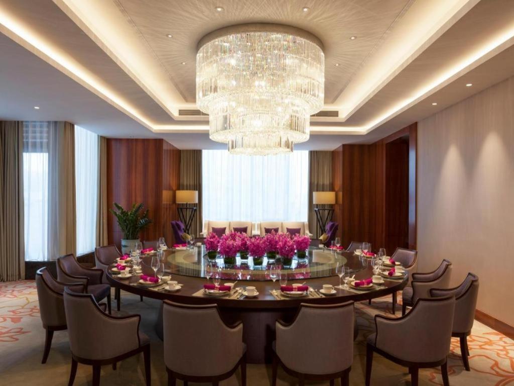 Ming Du Lakeside Hotel Нанинг Екстериор снимка