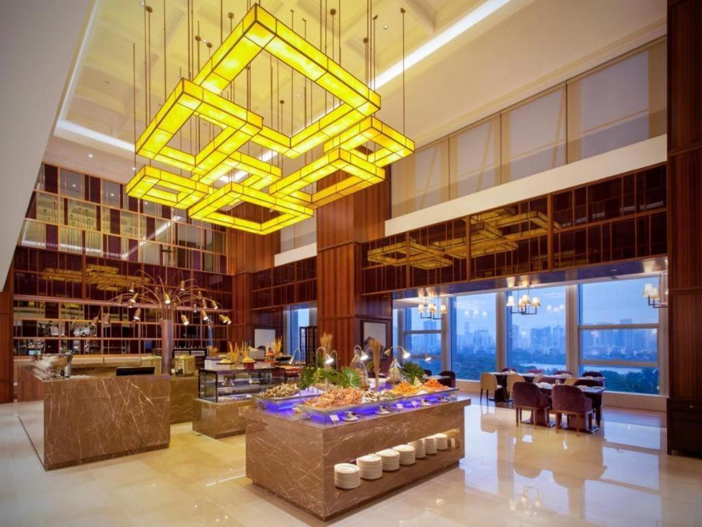 Ming Du Lakeside Hotel Нанинг Екстериор снимка