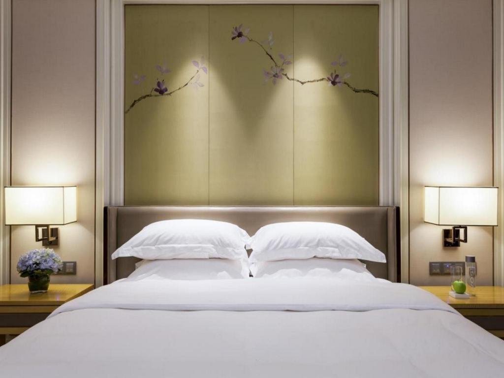 Ming Du Lakeside Hotel Нанинг Екстериор снимка