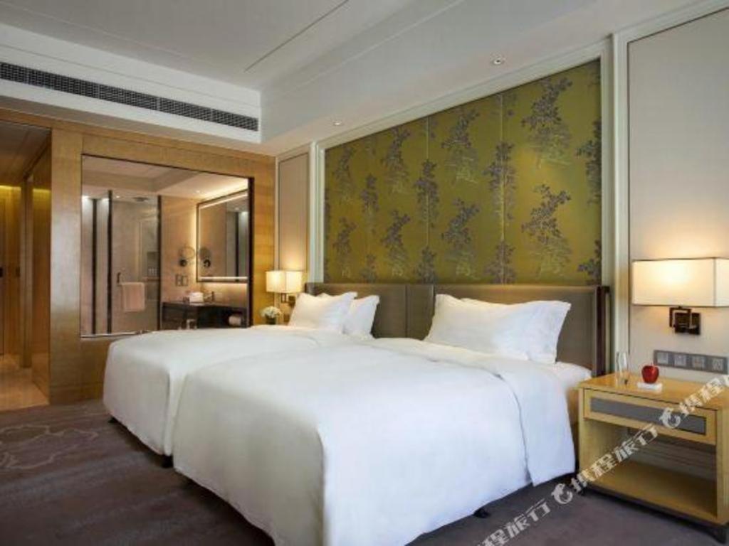 Ming Du Lakeside Hotel Нанинг Екстериор снимка