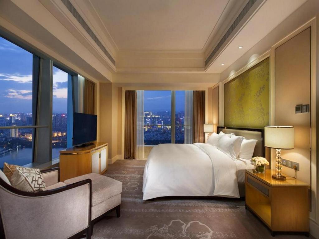 Ming Du Lakeside Hotel Нанинг Екстериор снимка