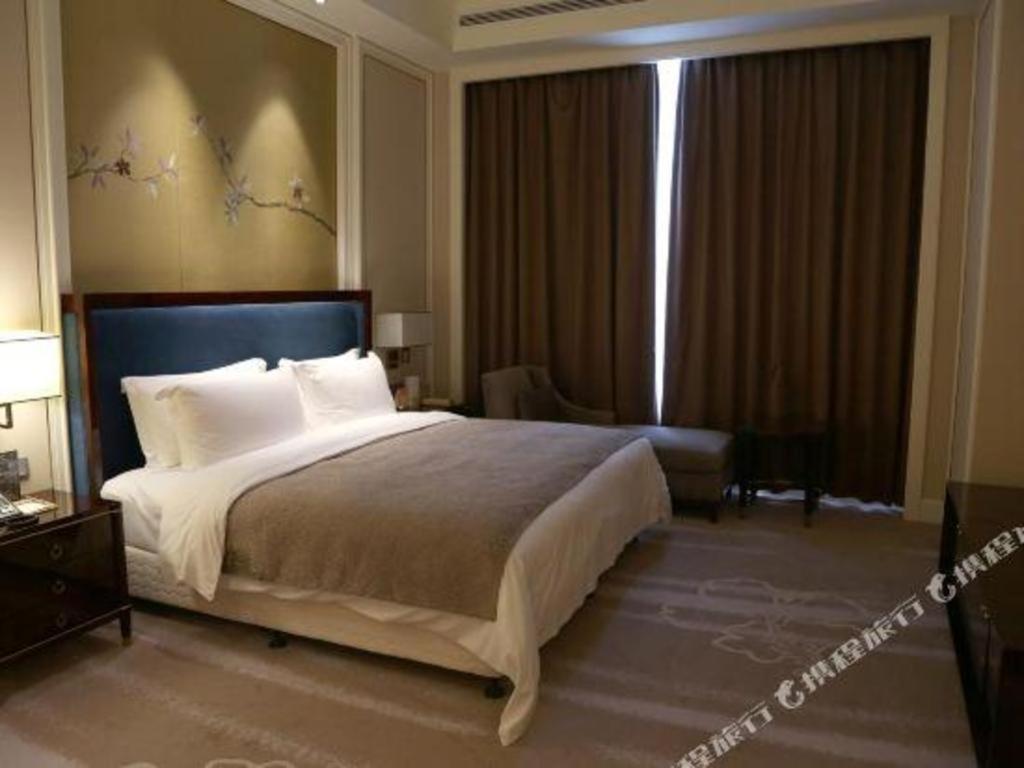 Ming Du Lakeside Hotel Нанинг Екстериор снимка
