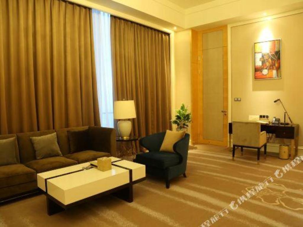 Ming Du Lakeside Hotel Нанинг Екстериор снимка
