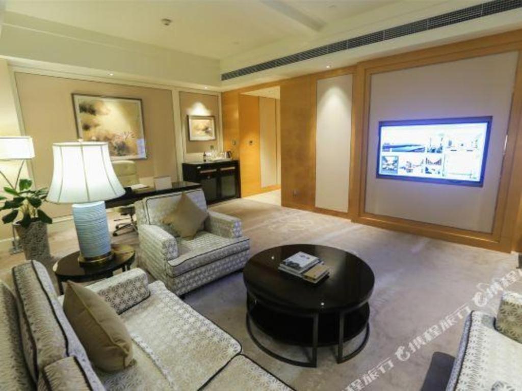 Ming Du Lakeside Hotel Нанинг Екстериор снимка