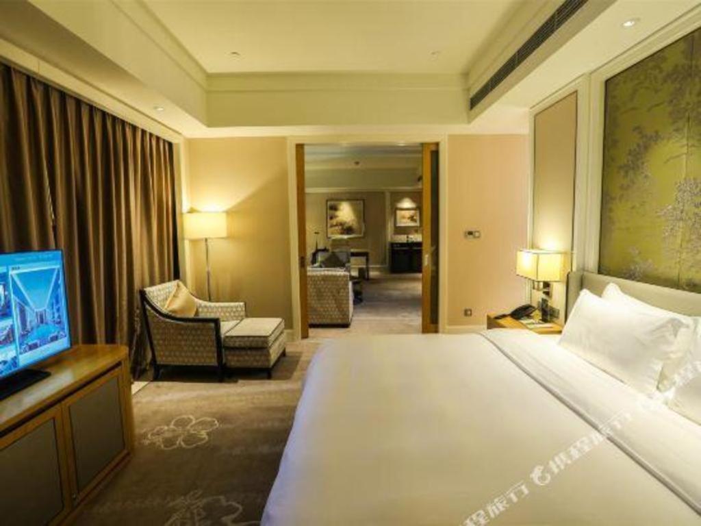 Ming Du Lakeside Hotel Нанинг Екстериор снимка