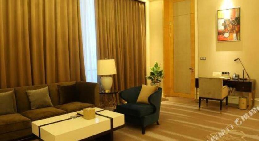 Ming Du Lakeside Hotel Нанинг Екстериор снимка