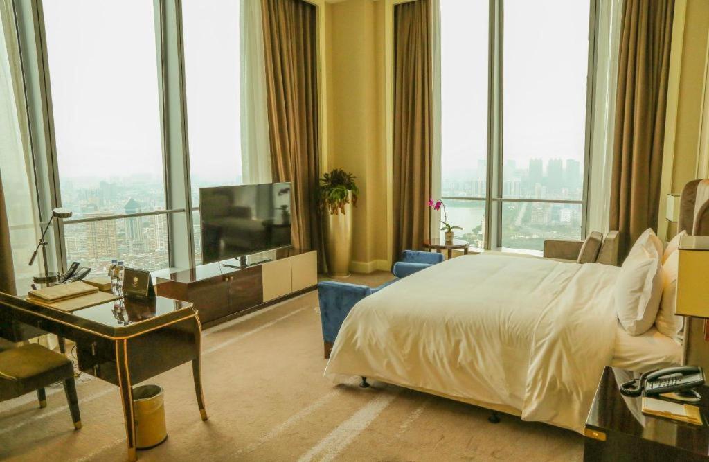 Ming Du Lakeside Hotel Нанинг Екстериор снимка