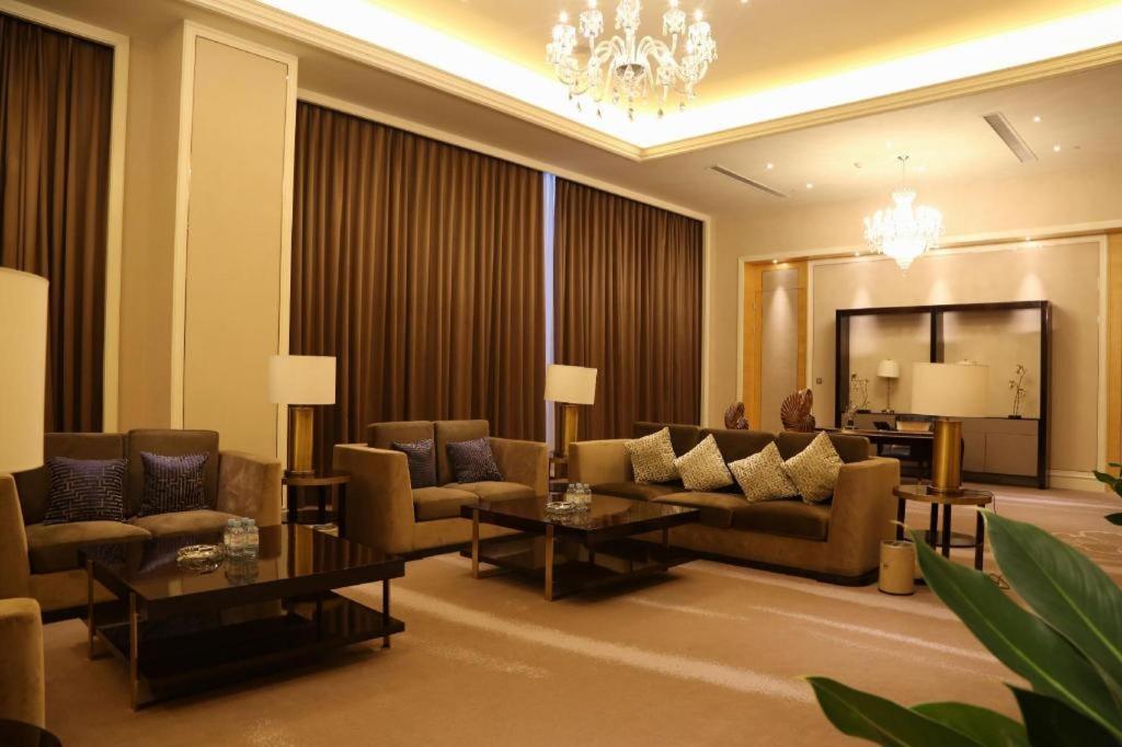 Ming Du Lakeside Hotel Нанинг Екстериор снимка