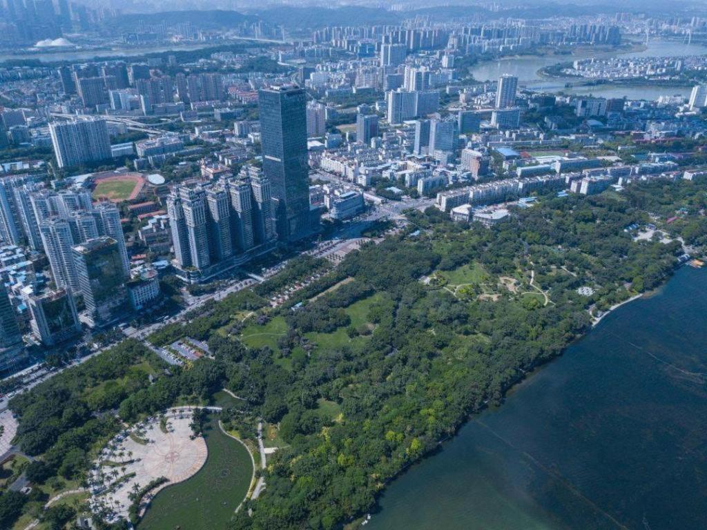 Ming Du Lakeside Hotel Нанинг Екстериор снимка
